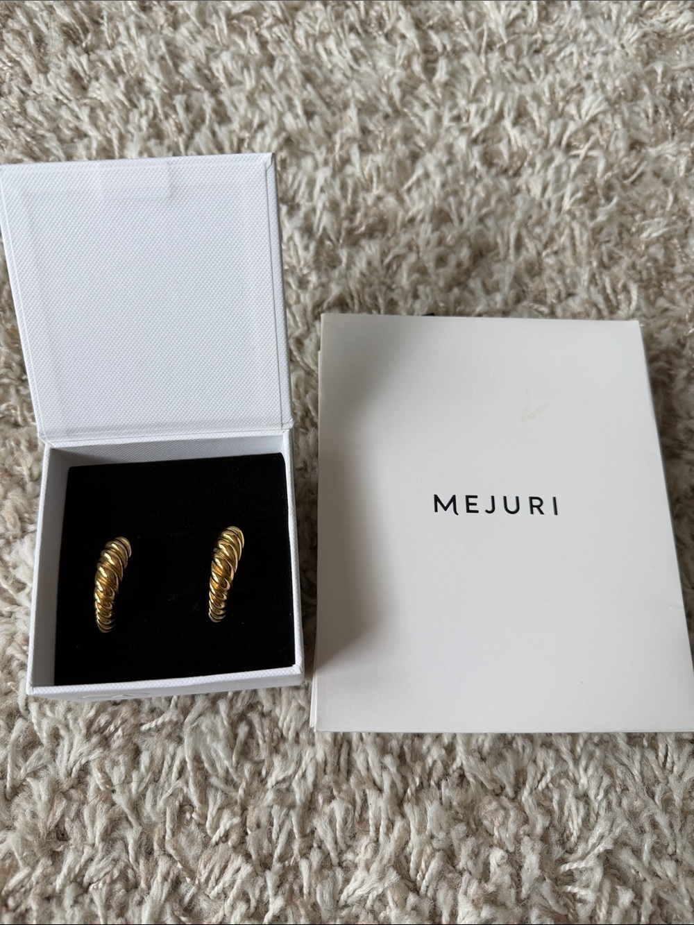 Mejuri Croissant Dôme Hoop Earrings